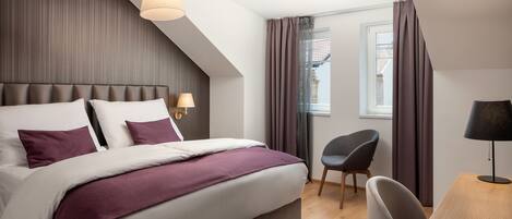 Superior-Doppel- oder -Zweibettzimmer | Allergikerbettwaren, Minibar, Zimmersafe, Schreibtisch