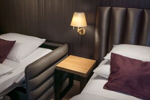 Hypo-allergenic bedding, minibar, in-room safe, desk