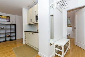 Apartment | Wohnbereich | Flachbildfernseher