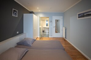 Bureau, Wi-Fi gratuit, draps fournis