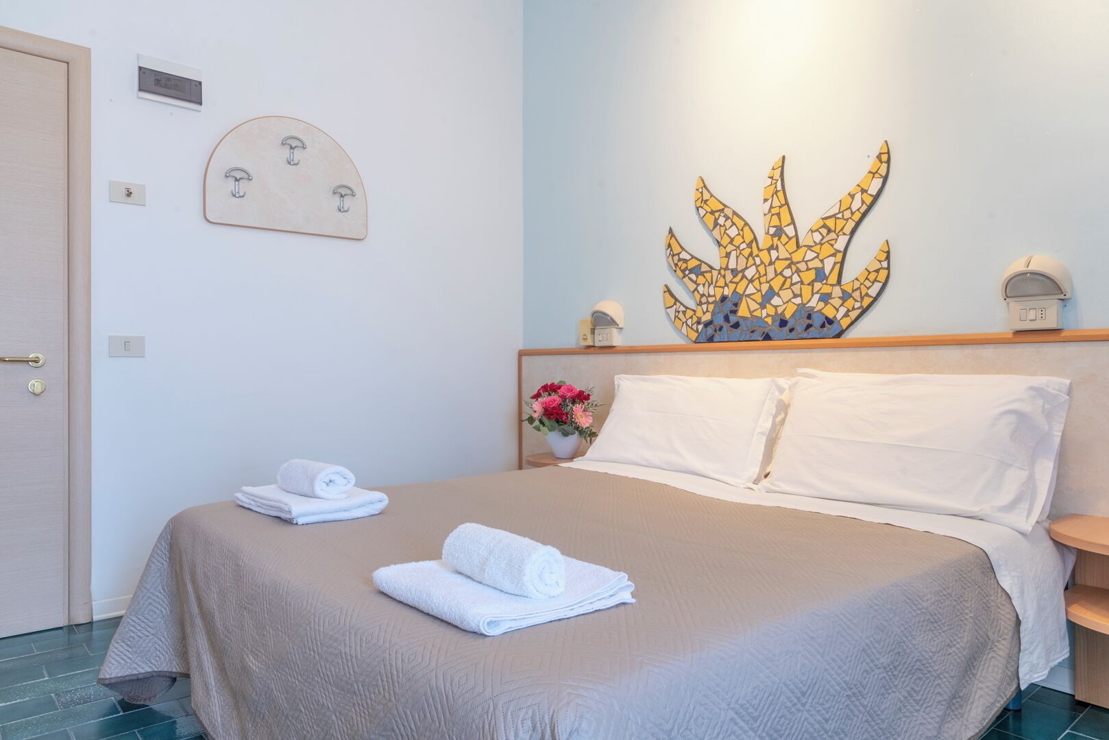 Double Room, Sea-Facing Balcony | Schreibtisch, laptopgeeigneter Arbeitsplatz, kostenloses WLAN