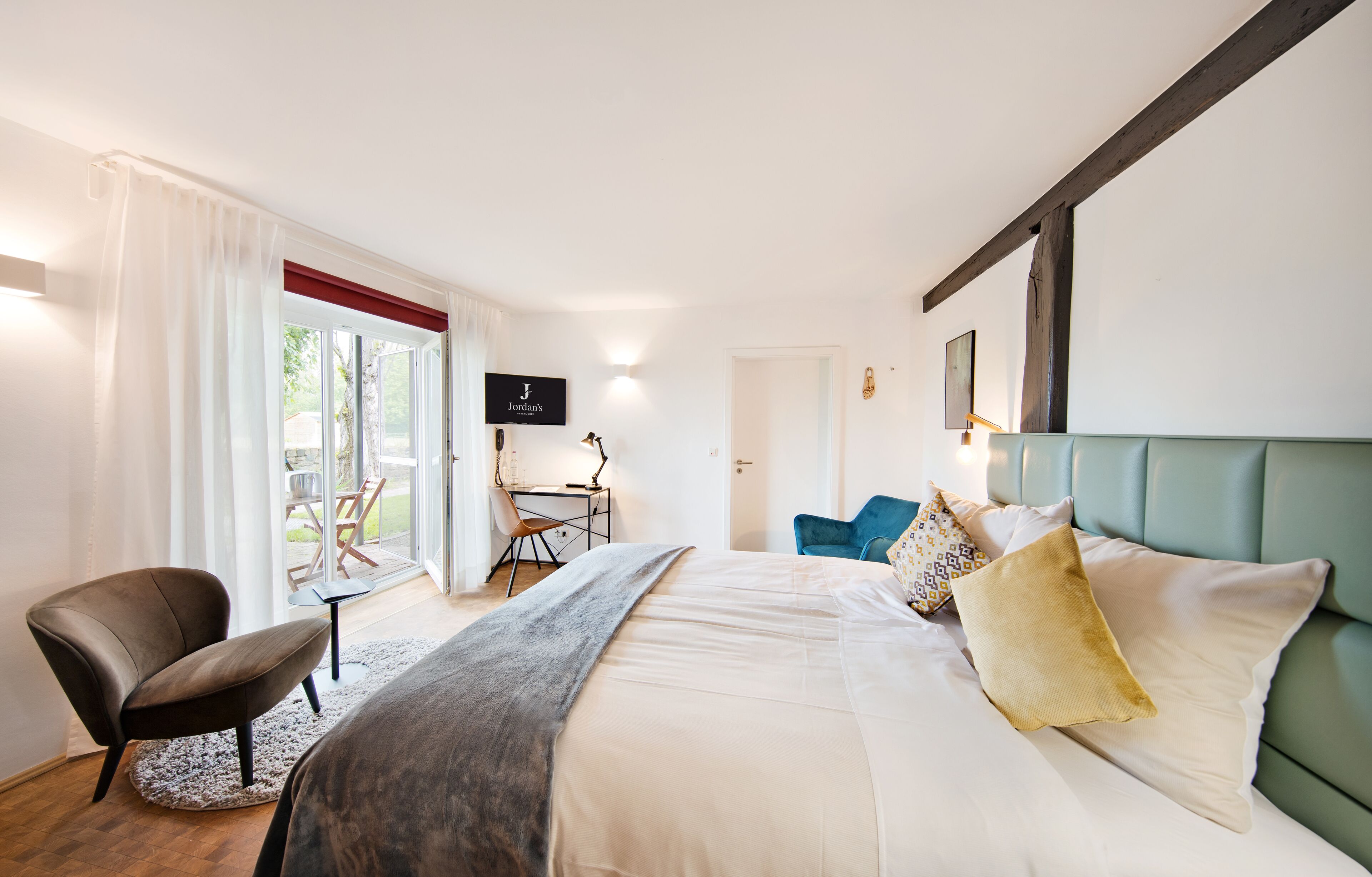 Comfort-Doppelzimmer, Terrasse | Zimmersafe, Schreibtisch, kostenloses WLAN, Bettwäsche