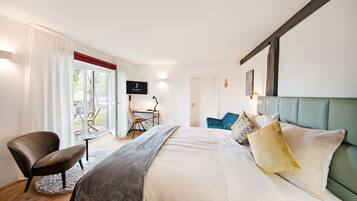 Comfort Double Room, Terrace | In-room safe, desk, free WiFi, bed sheets