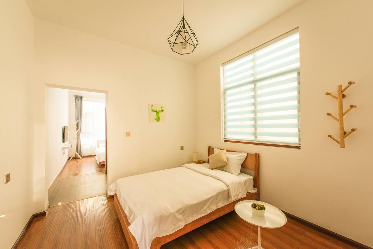 Desk, blackout curtains, free WiFi
