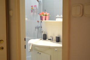 คอมฟอร์ทอพาร์ทเมนท์, 1 ห้องนอน | ห้องอาบน้ำ