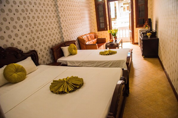 Deluxe-Dreibettzimmer | Minibar, Schreibtisch, kostenloses WLAN