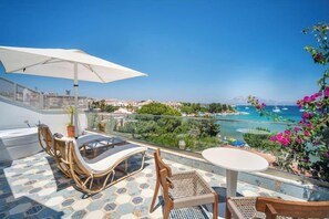 Habitación de lujo doble, no fumadores, vistas al mar | Terraza o patio