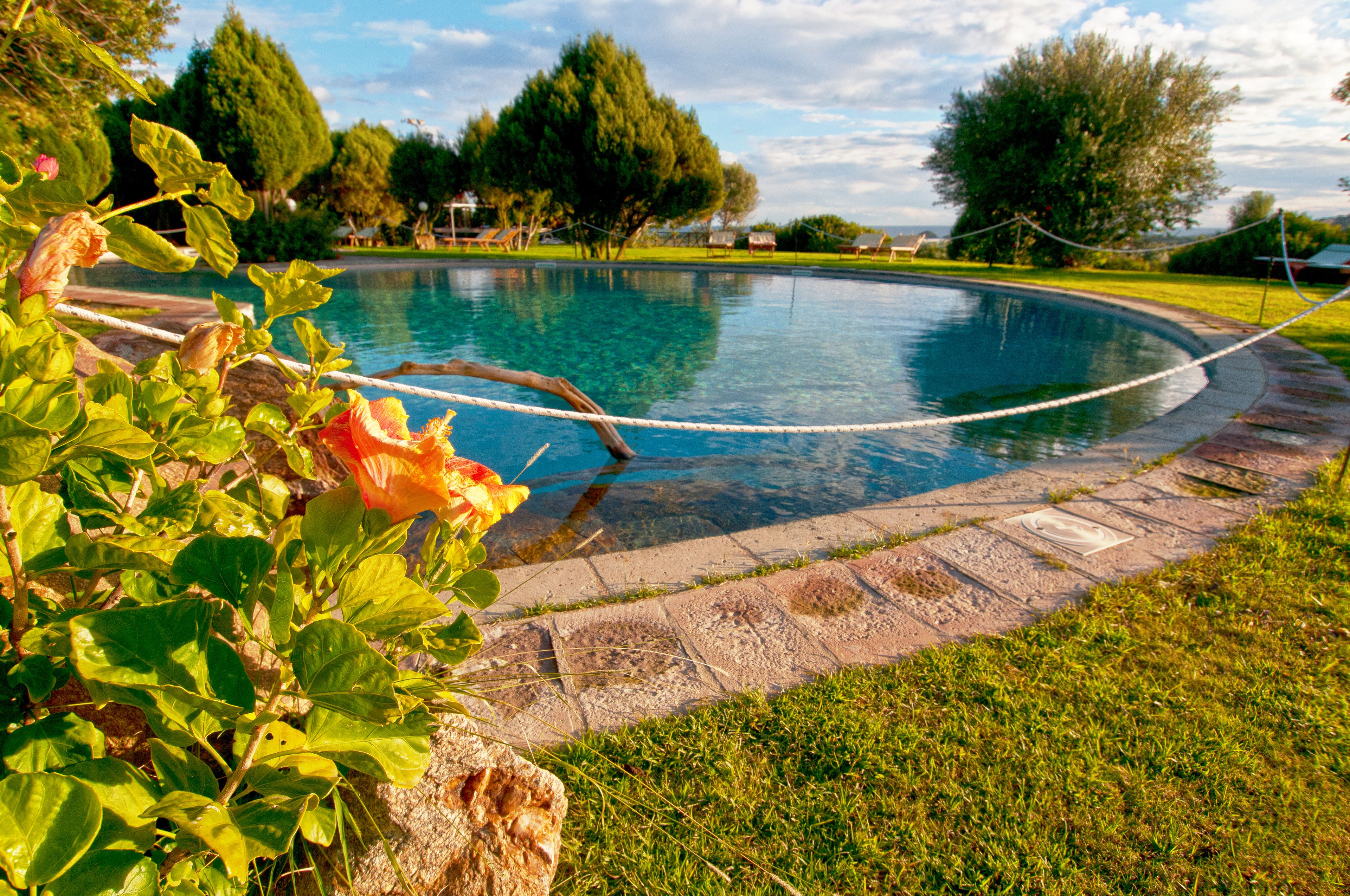 Außenpool, Liegestühle