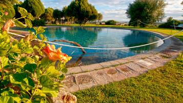 Außenpool, Liegestühle