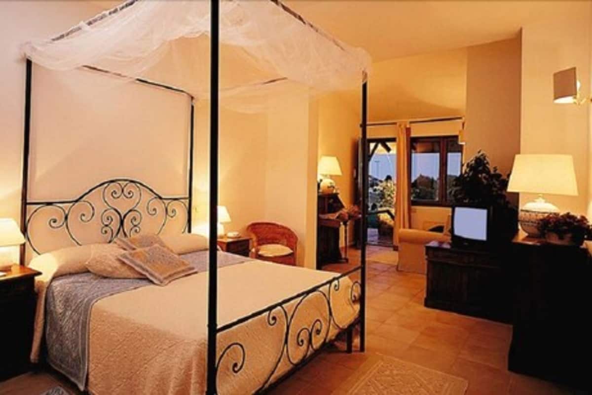 Comfort-Dreibettzimmer, Meerblick | Minibar, Zimmersafe, Verdunkelungsvorhänge, schallisolierte Zimmer