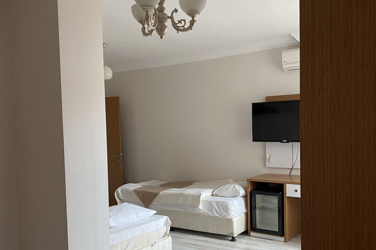 Minibar, in-room safe, desk, free WiFi
