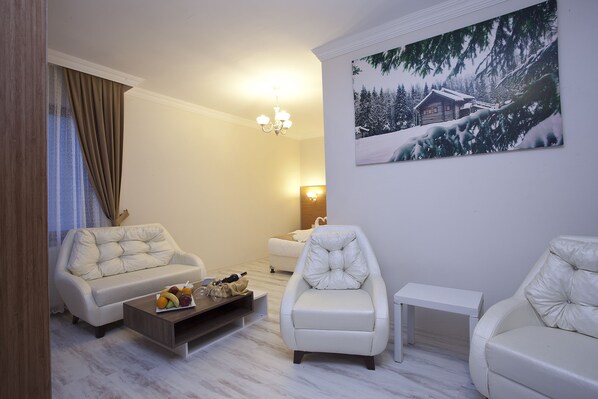 Junior Suite | Living area