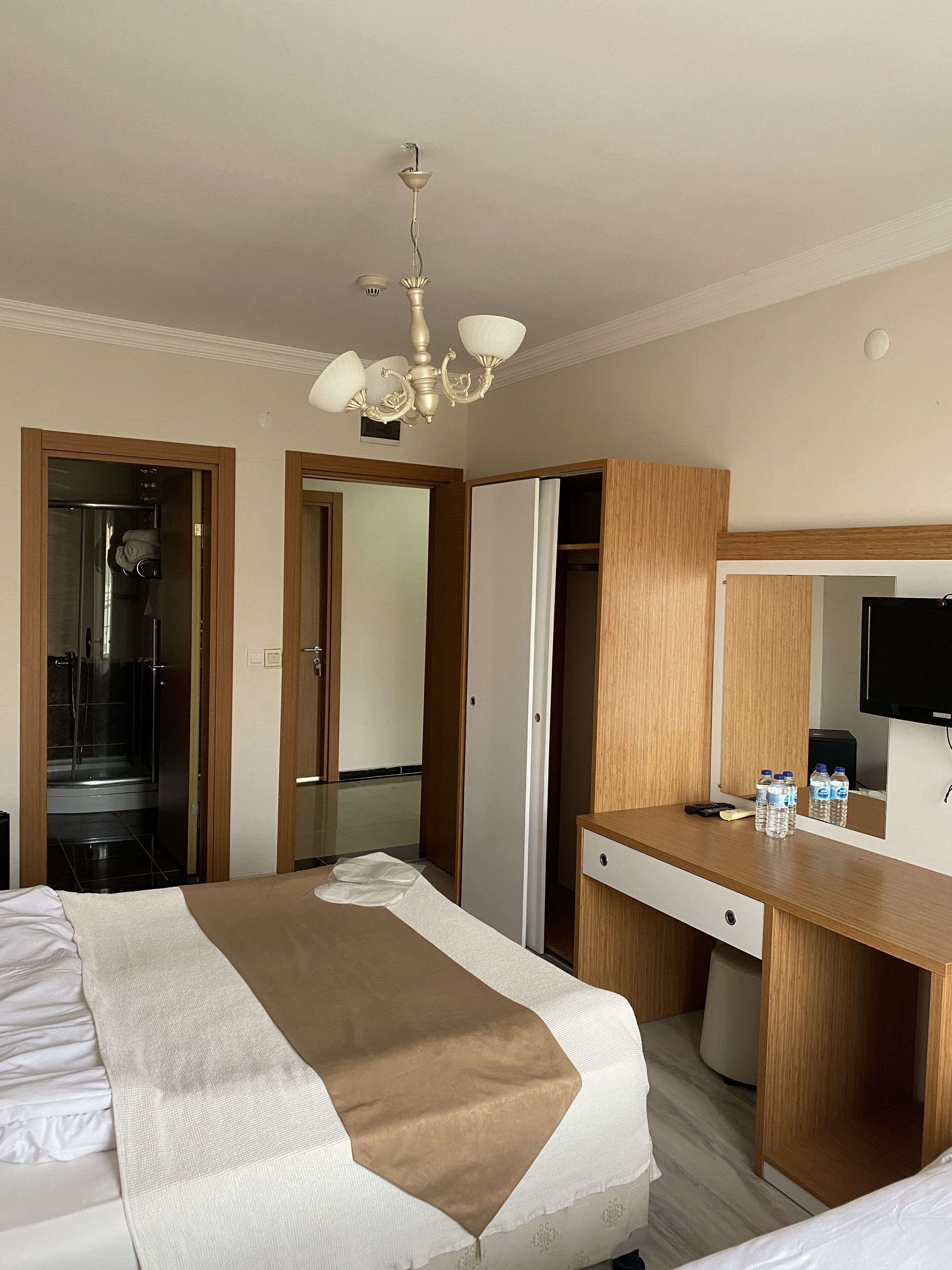 Dobbeltrom | Minibar, safe på rommet, skrivebord og wi-fi (inkludert)