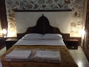 Estudio básico, 1 habitación | Caja de seguridad en la habitación y cunas gratuitas