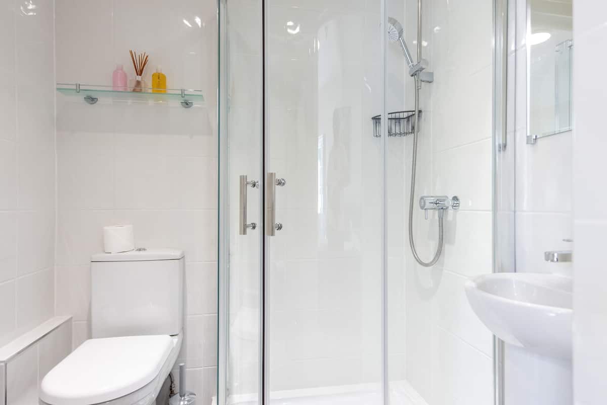 standard king room | egyptian cotton sheets, premium bedding, individually decorated