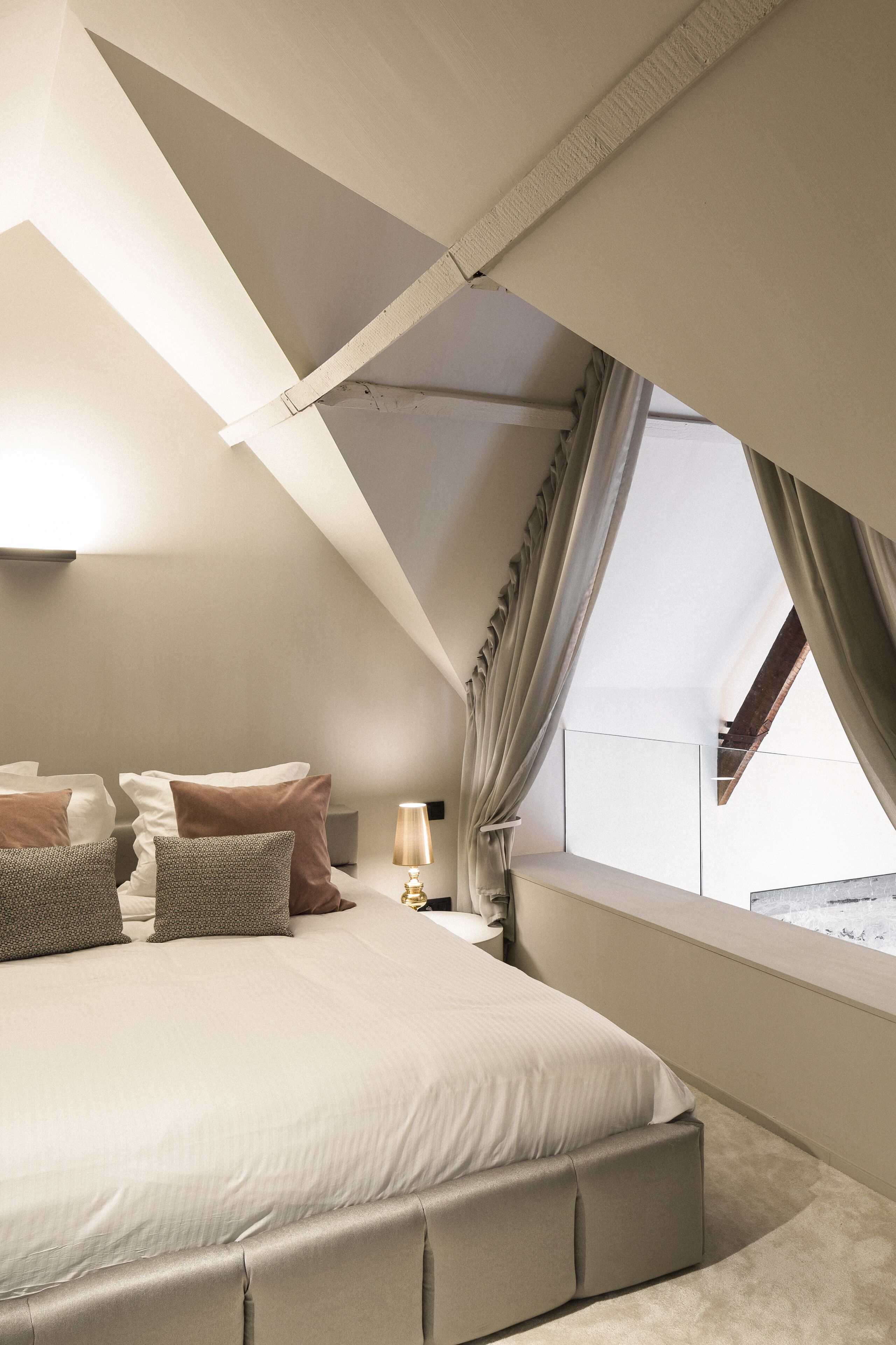 superior suite, 1 king bed (suite 4) | in-room safe, desk, blackout curtains, soundproofing