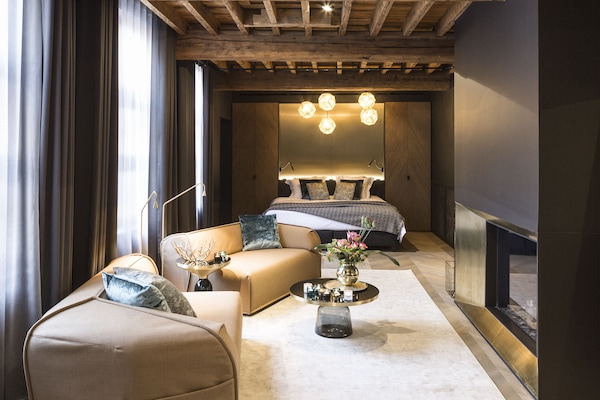 1 bedroom, in-room safe, desk, blackout drapes