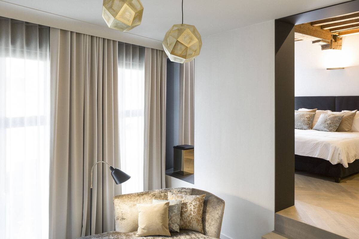Suite – junior, 1 kingsize-seng (Suite 6) | 1 soverom, safe på rommet, skrivebord og blendingsgardiner
