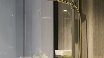 Suite ejecutiva, 1 cama de matrimonio grande (Suite 7) | Baño | Secador de pelo y toallas