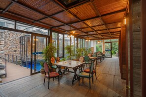 Breakfast, lunch, dinner served; Chinese cuisine  - Tian's Resort (Zhangjiajie)