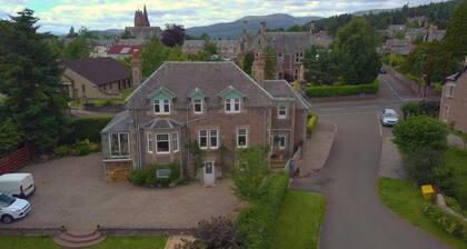 Fir Tree B&B at Galvelbeg House