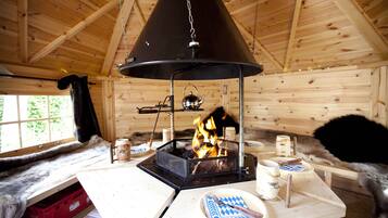 Breakfast, lunch, dinner served; local cuisine