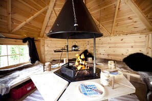 Breakfast, lunch, dinner served; local cuisine - Hotel Schäfflerwirt (Aschheim)