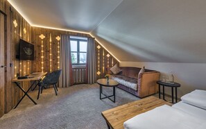 Premium Studio, 1 Bedroom | Hypo-allergenic bedding, down duvets, individually decorated - Hotel Schäfflerwirt (Aschheim)