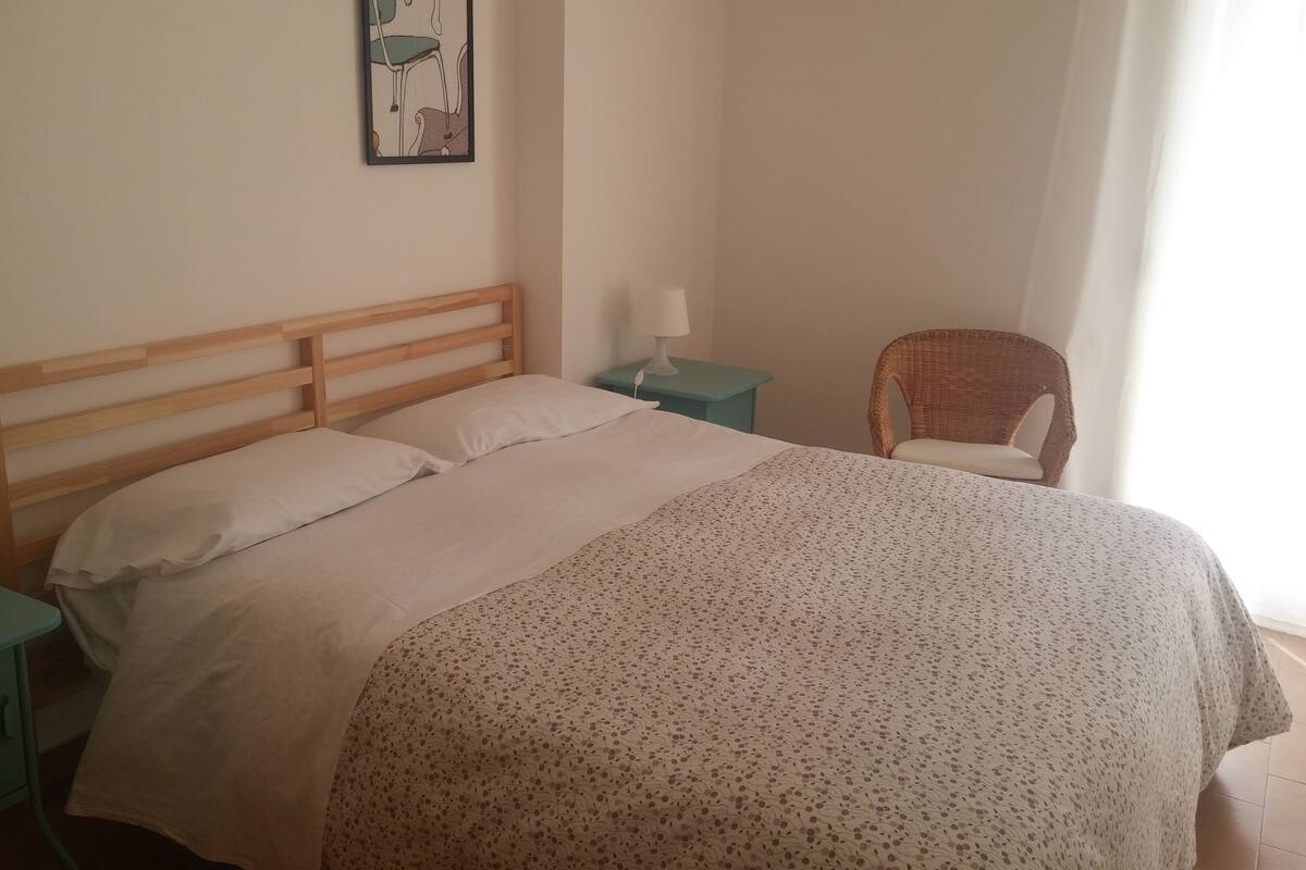 Double Room, Private Bathroom | WiFi (free), bed sheets