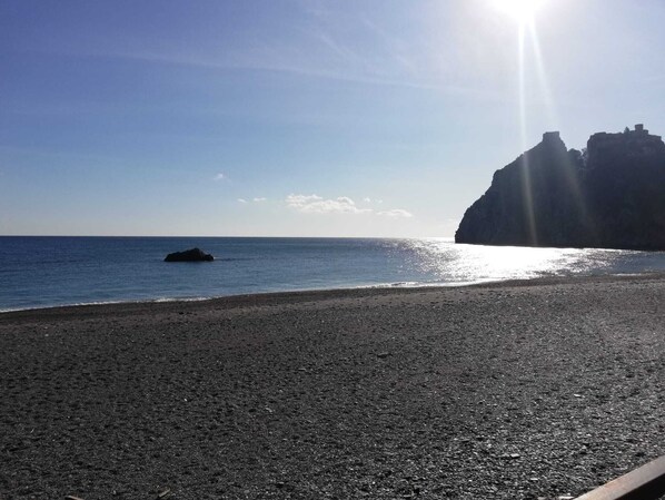 On the beach - Akron b&b (Sant'Alessio Siculo)