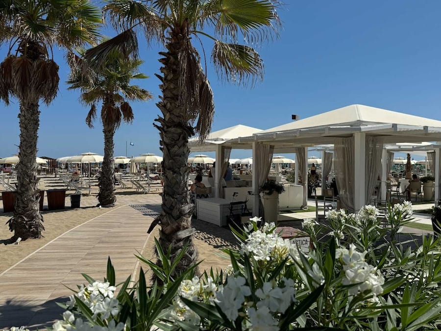 Private beach nearby, white sand, sun loungers, beach umbrellas