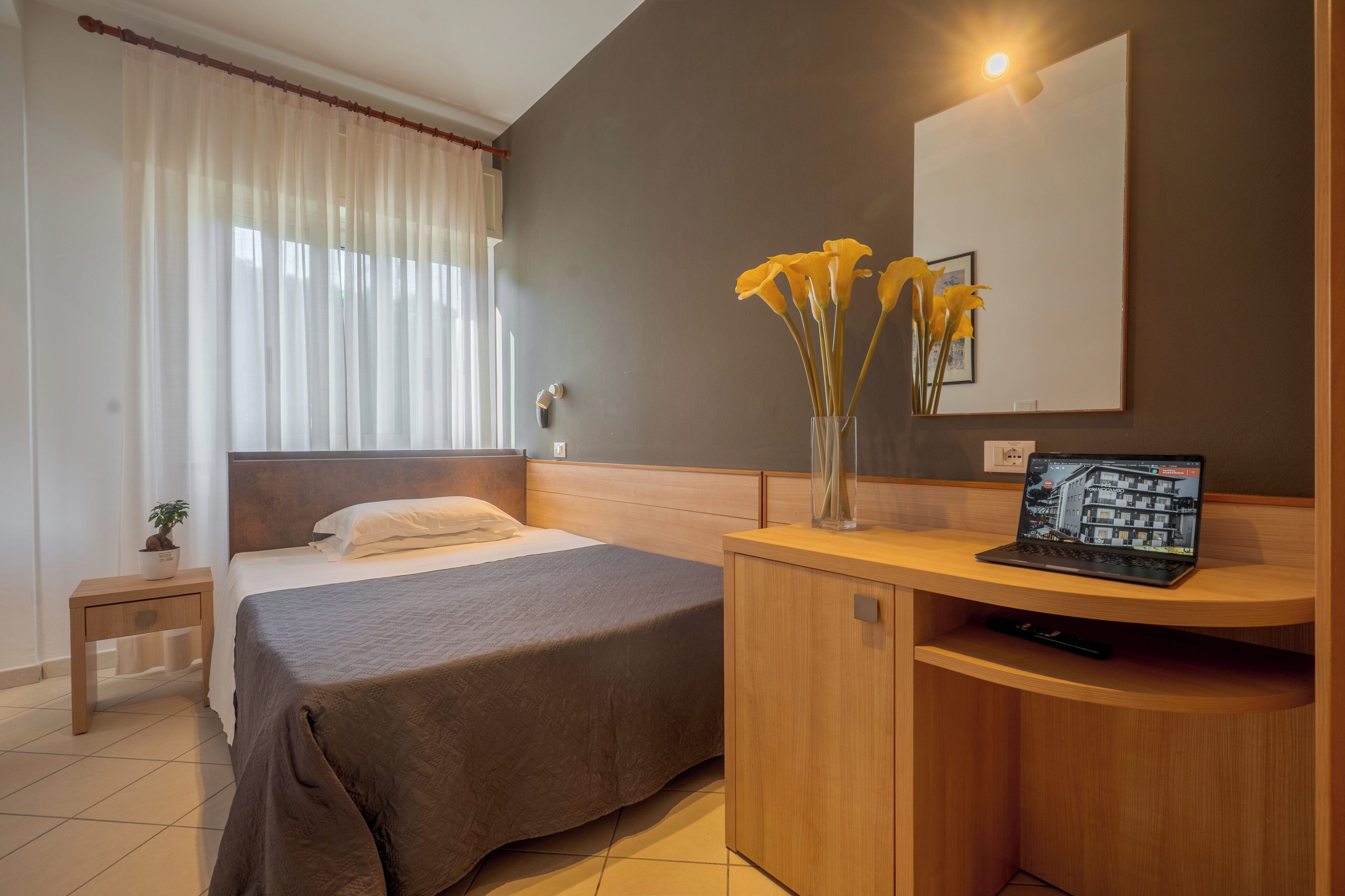 Klassieke eenpersoonskamer | Een bureau, gratis wifi, beddengoed