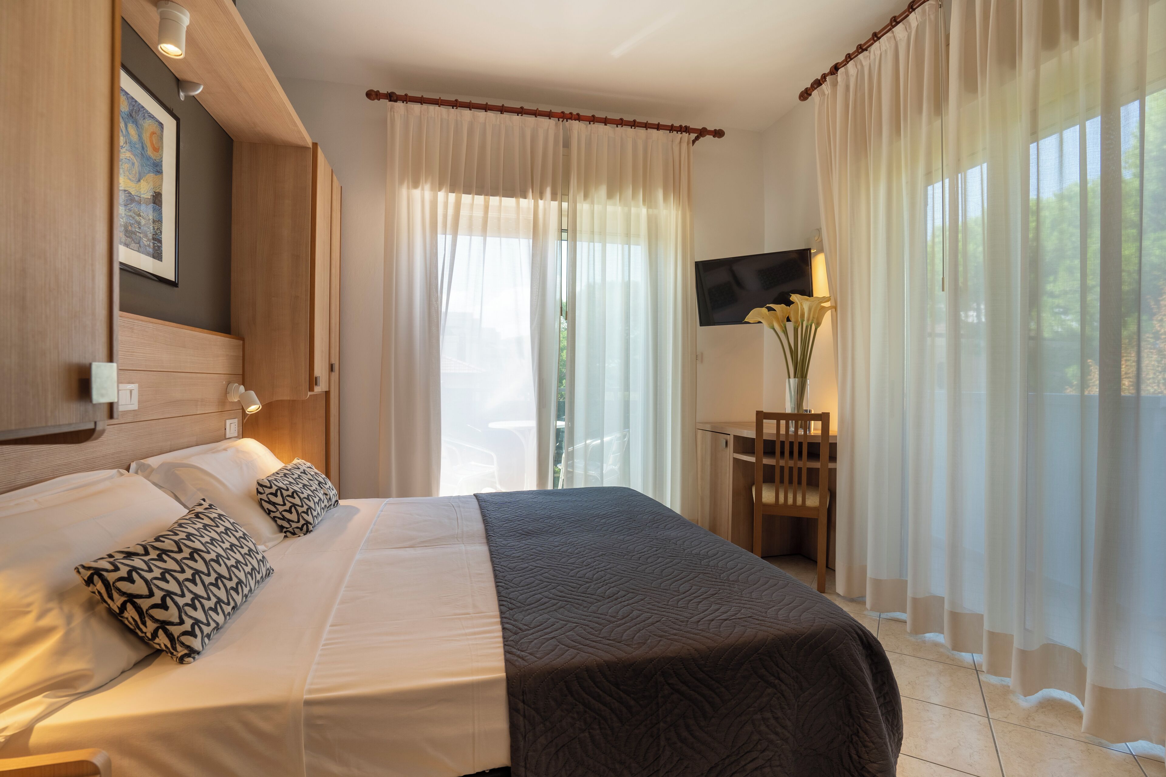 Superior-Doppel- oder -Zweibettzimmer, Stadtblick, Eckzimmer | Schreibtisch, kostenloses WLAN, Bettwäsche