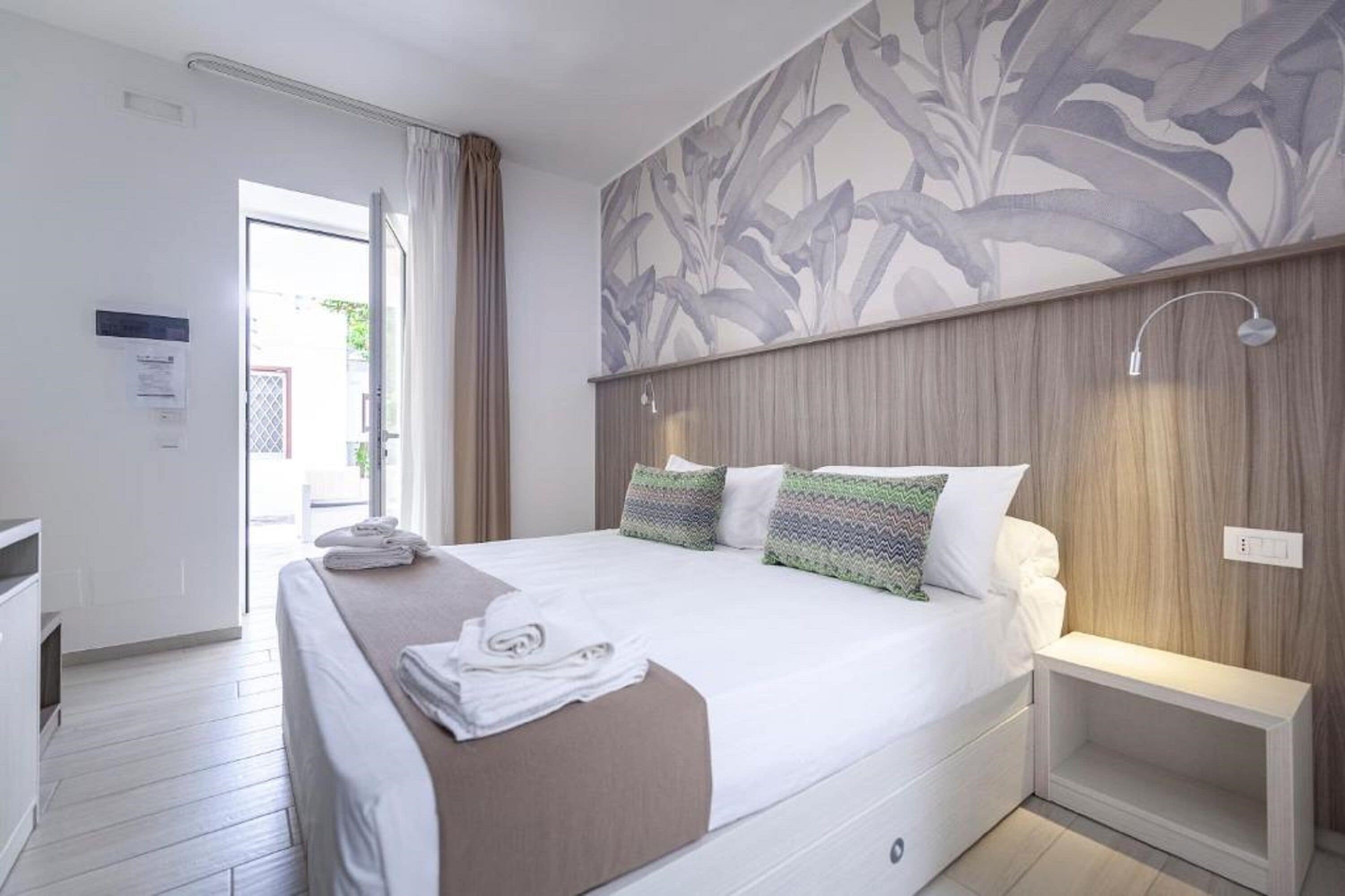 Premium bedding, in-room safe, desk, free WiFi