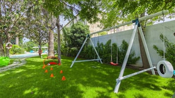Children’s play area – outdoor