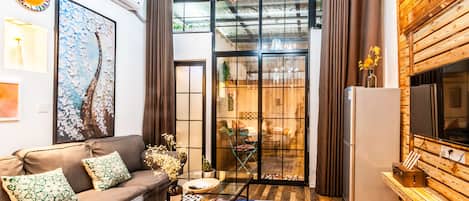 Signature Loft | Free WiFi