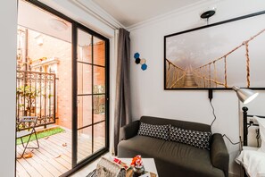 Balcony - Qiyu Homestay - West Nanjing Road Branch (Shanghai)