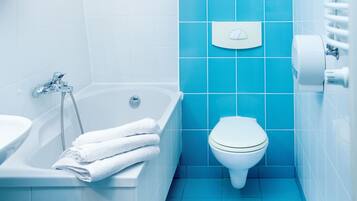 Single Room | Bathroom | Towels