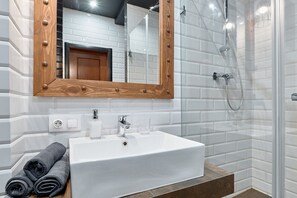 Studiosvit Deluxe - 1 kingsize-säng med bäddsoffa - executive-våning (Velyka Vasylkivska, 54/34) | Handfat