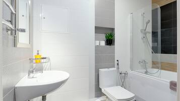 Elite Apartment, 1 Bedroom, Executive Level (Basseina, 12) | Desk, iron/ironing board, free WiFi