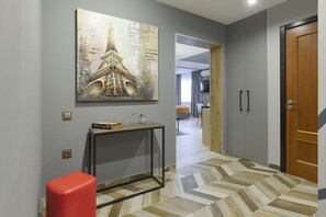 Design Apartment Center , Pechersk, Lesy Ukrainky 17 | Living area | Flat-screen TV - Baseina Apartments (Kyiv)