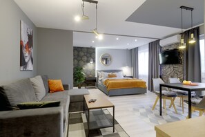 Design Apartment Center , Pechersk, Lesy Ukrainky 17 | Olohuone | Taulutelevisio