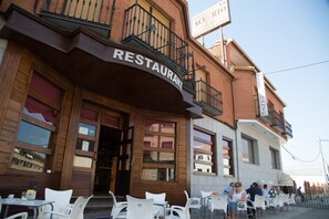 ด้านหน้าที่พัก