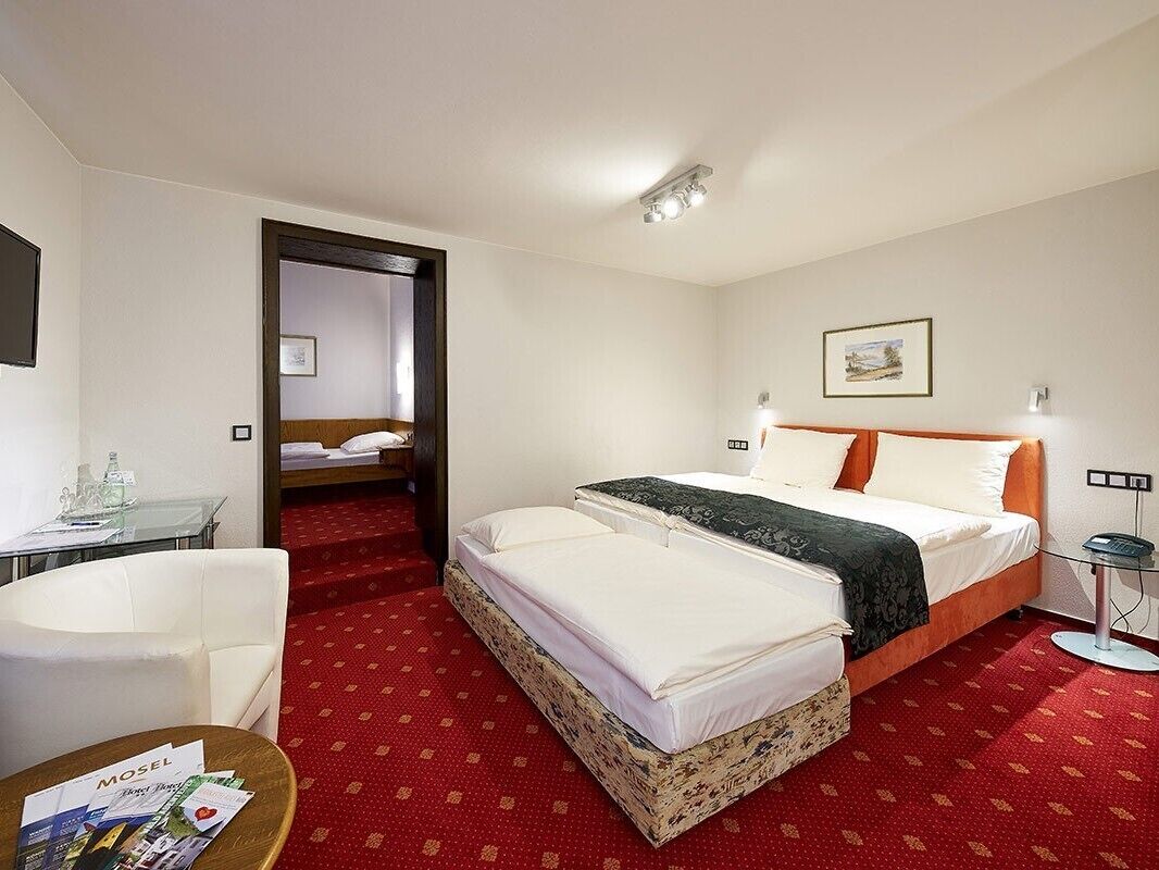 Desk, free cots/infant beds, free WiFi, bed sheets