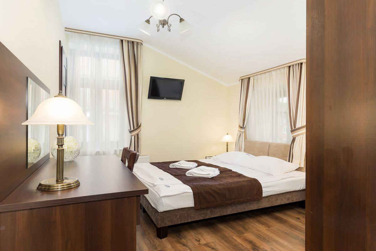 Studio | Private kitchenette | Fridge, microwave, electric kettle