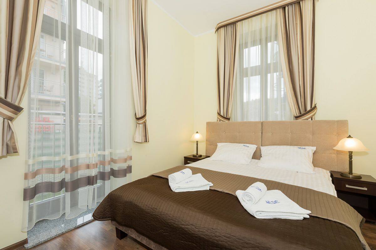 Suite, 1 Bedroom, Beachside | Iron/ironing board (on request), free WiFi, bed sheets