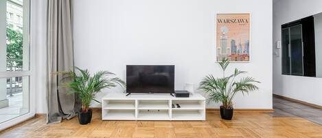 Deluxe Apartment, 1 Queen Bed with Sofa bed, Non Smoking, City View