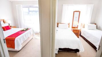 家庭木屋, 2 间卧室, 花园景观 | 1 多间卧室、客房内保险箱、熨斗/熨衣板、免费 WiFi