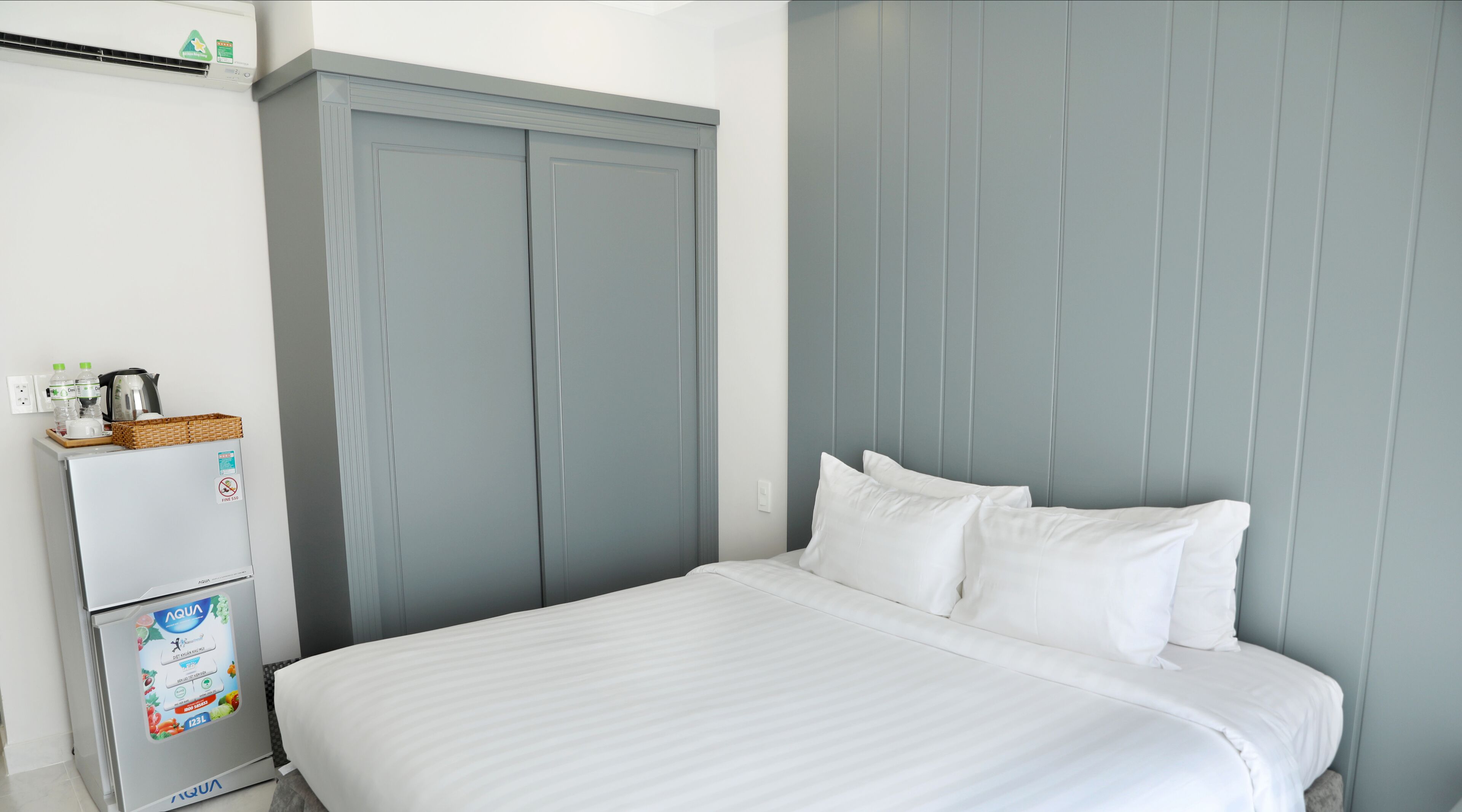 standard double room, 1 king bed (basement/ground floor) | free minibar items, in-room safe, desk, iron/ironing board