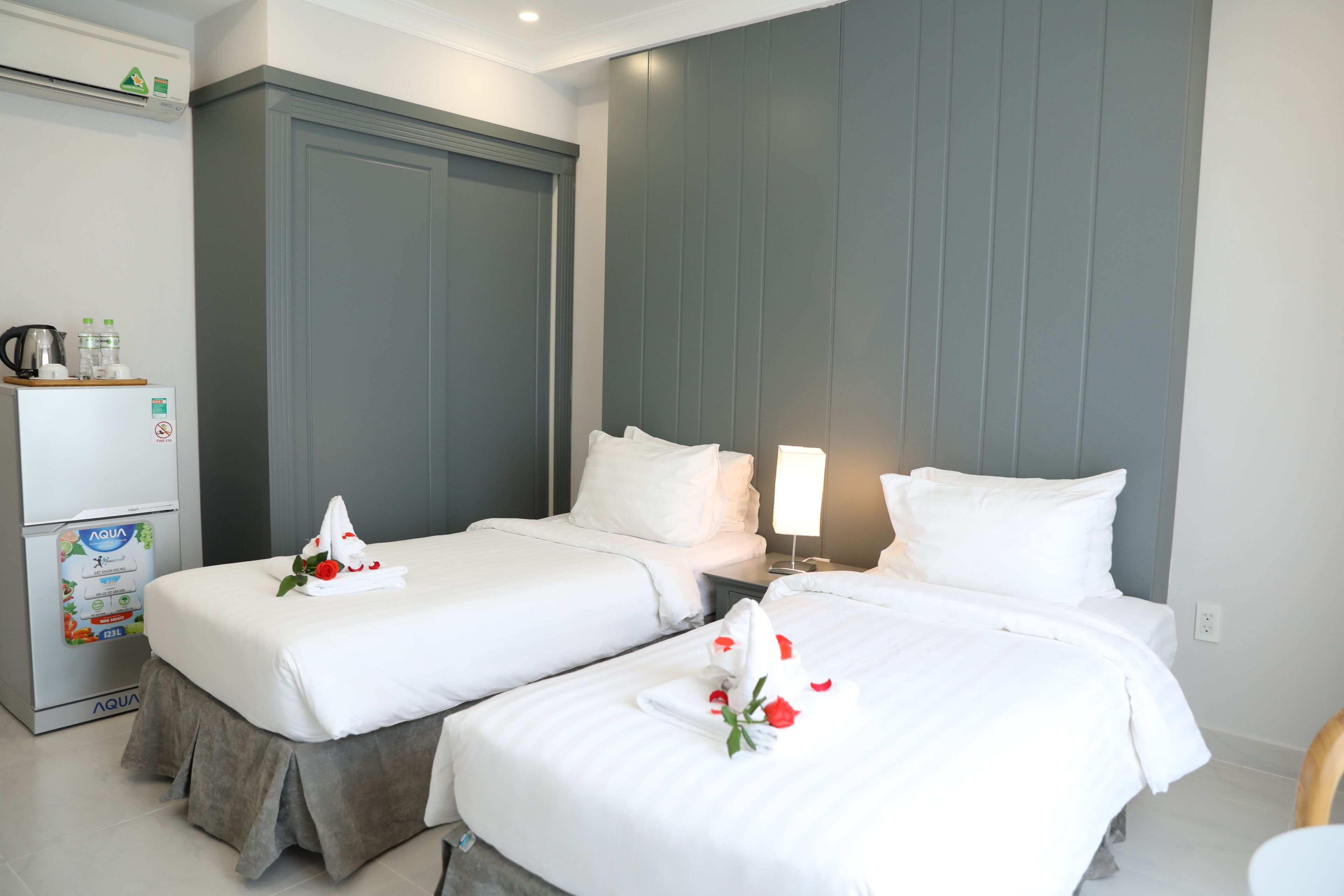 2 single bed | free minibar items, in-room safe, desk, iron/ironing board